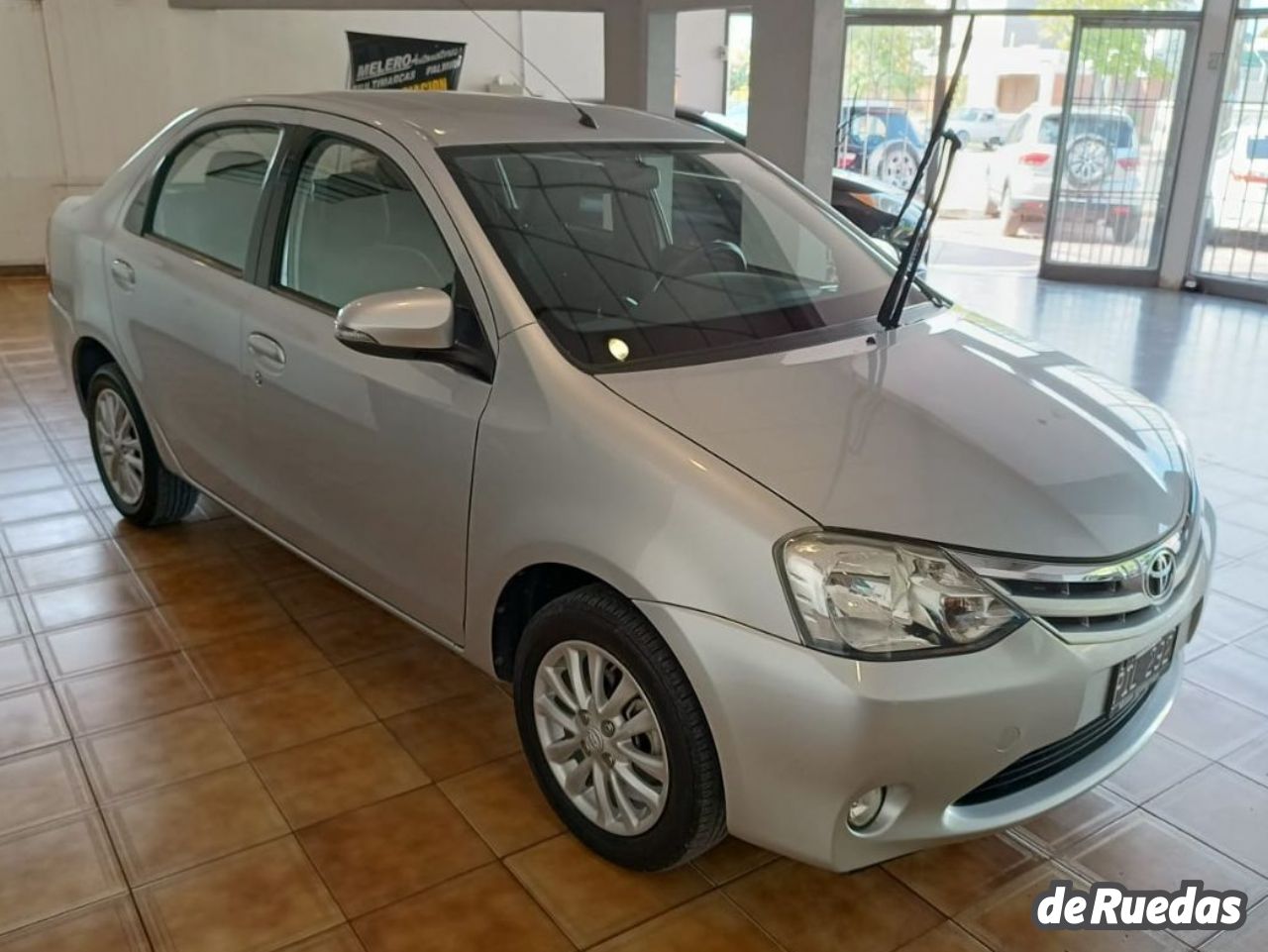 Toyota Etios Usado en Mendoza, deRuedas