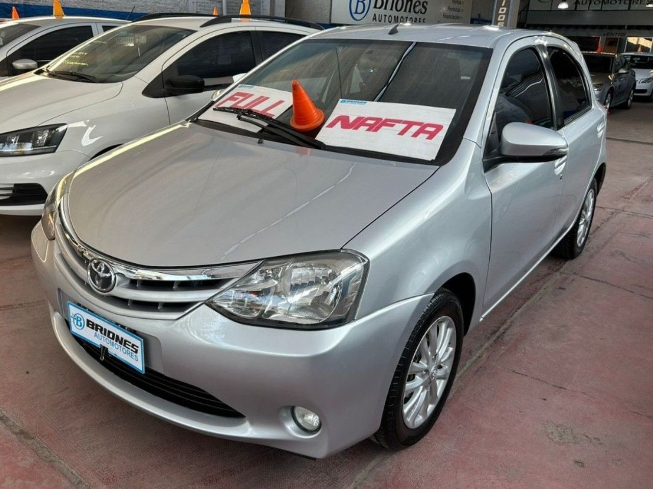 Toyota Etios Usado en Mendoza, deRuedas