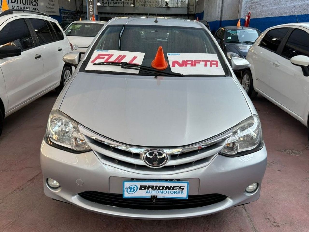 Toyota Etios Usado en Mendoza, deRuedas