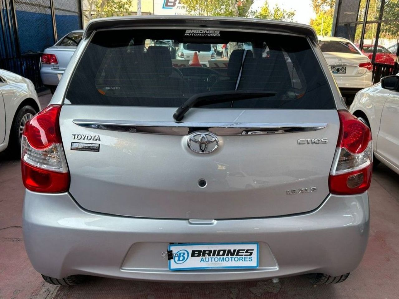 Toyota Etios Usado en Mendoza, deRuedas