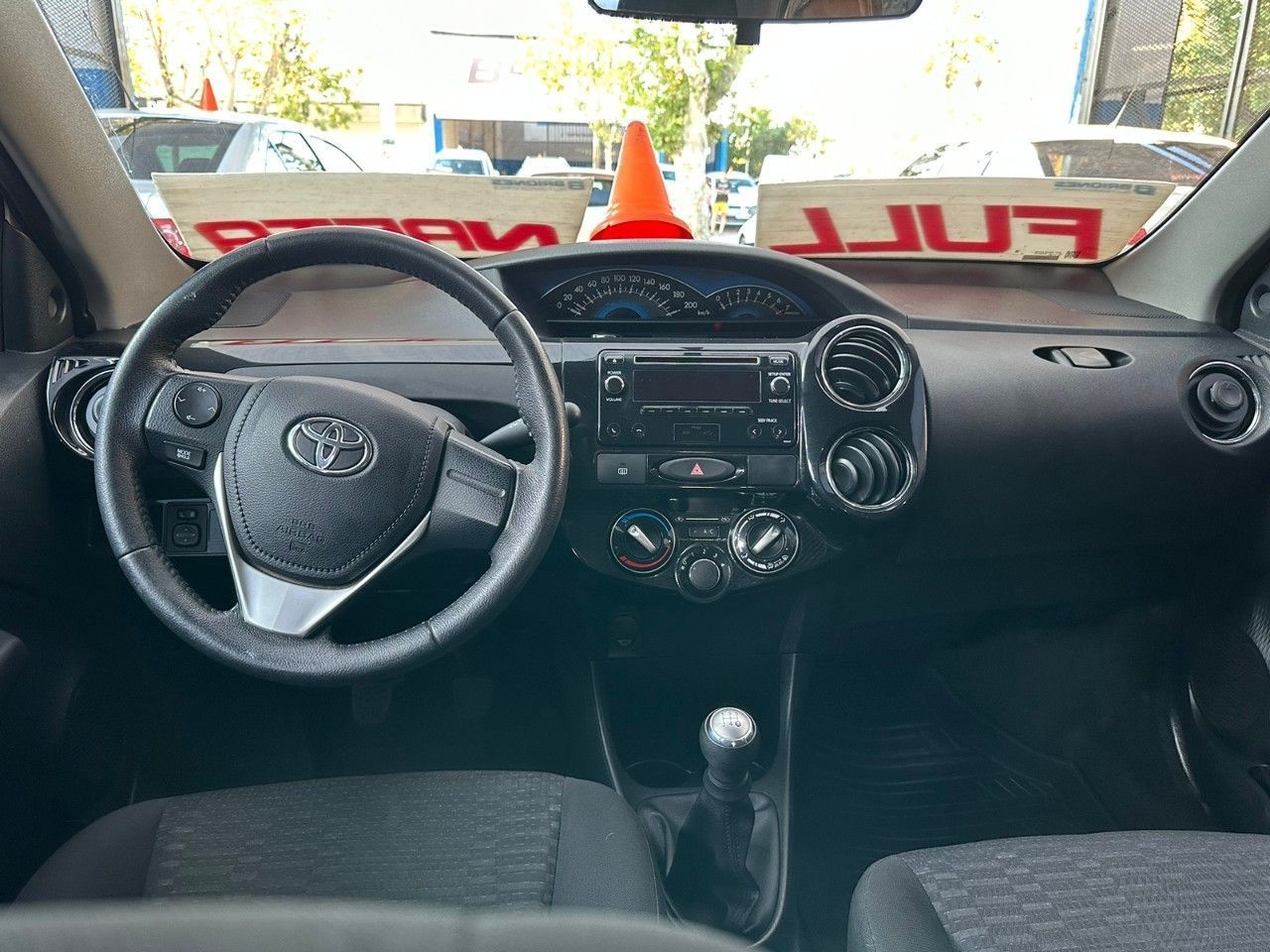 Toyota Etios Usado en Mendoza, deRuedas