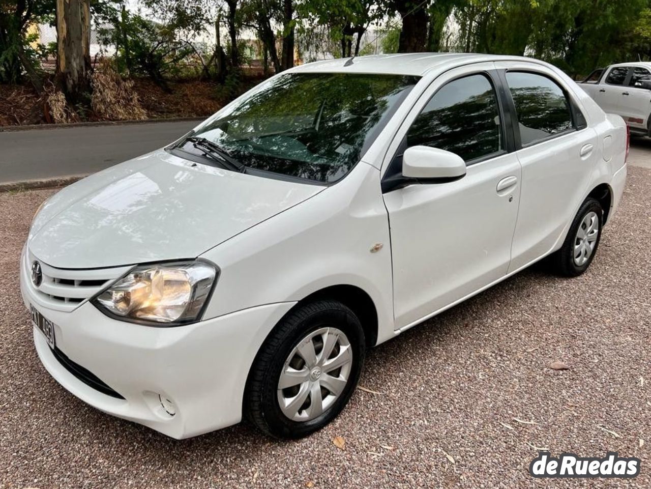 Toyota Etios Usado en Mendoza, deRuedas