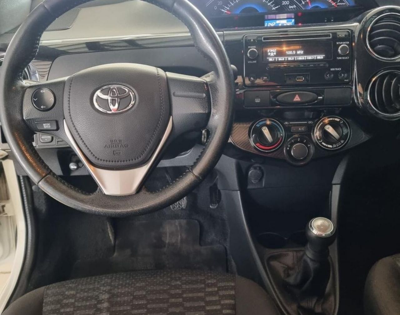 Toyota Etios Usado en Mendoza, deRuedas