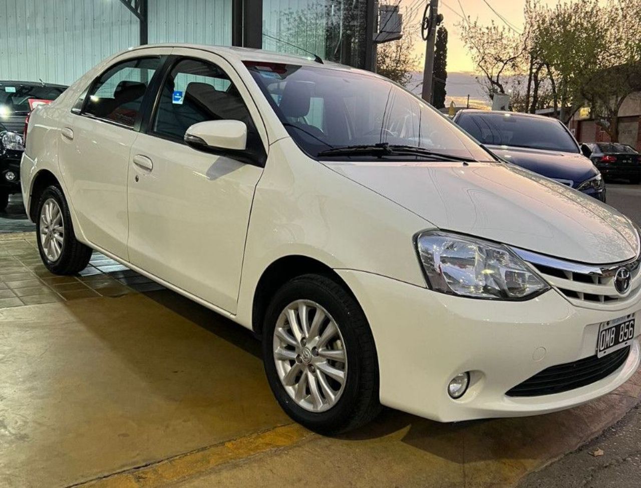 Toyota Etios Usado en San Juan, deRuedas