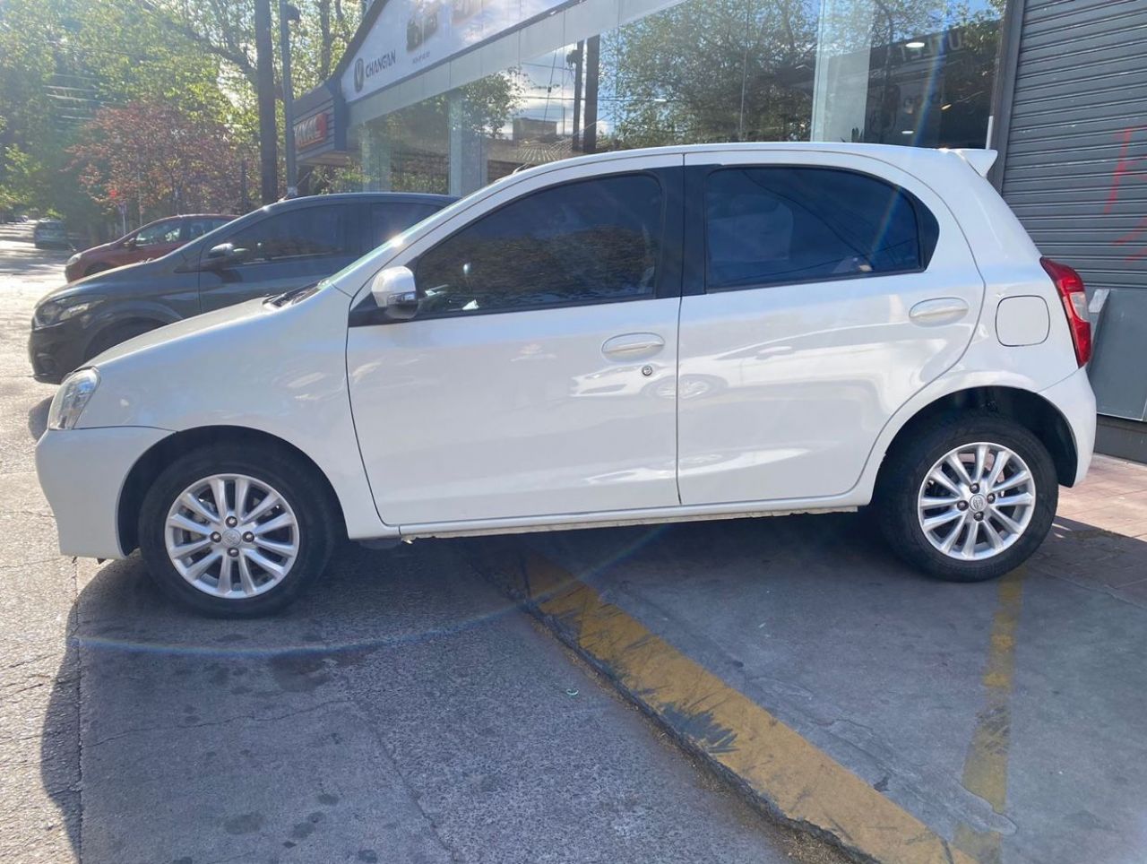 Toyota Etios Usado en Mendoza, deRuedas
