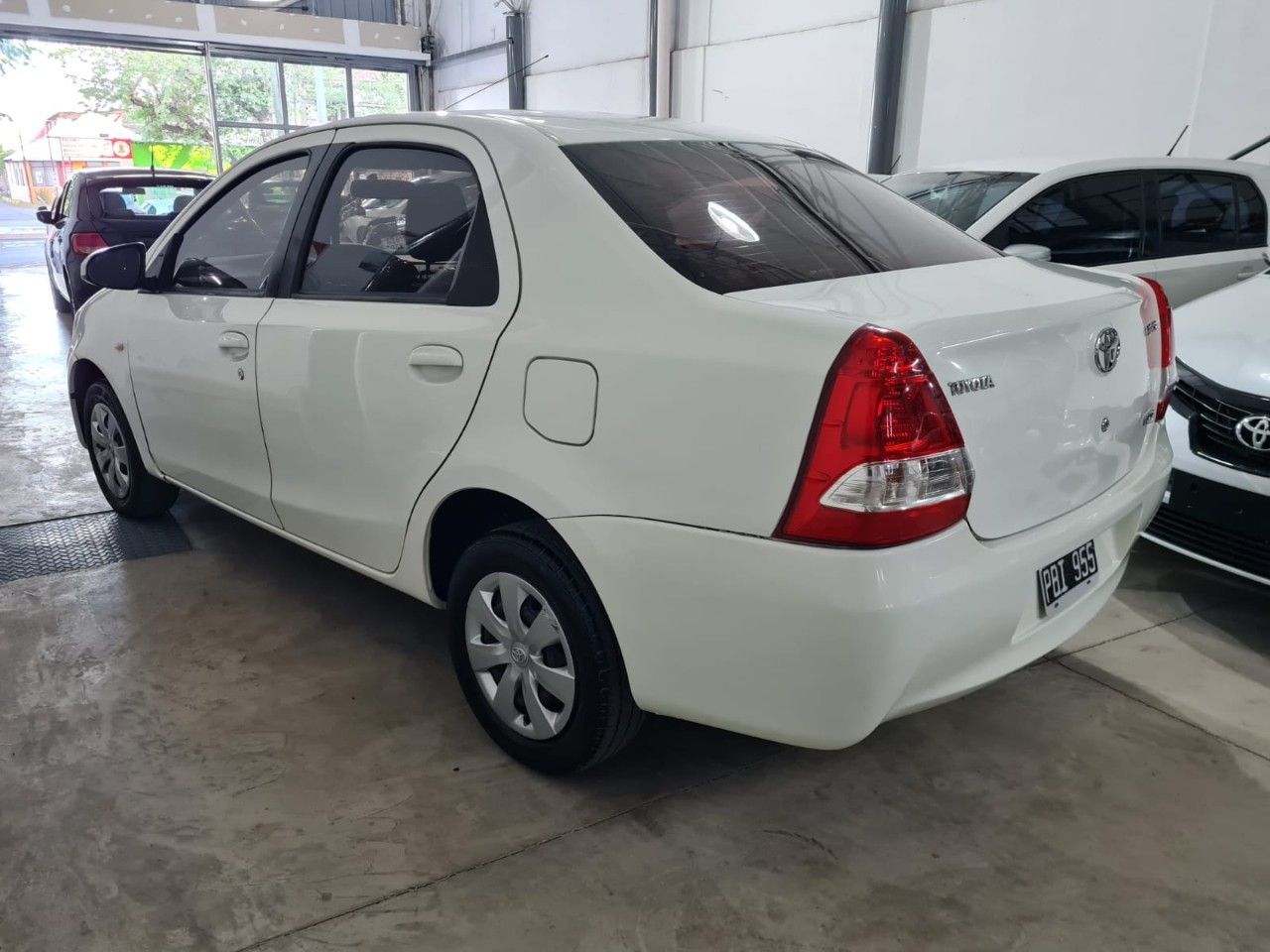 Toyota Etios Usado en Mendoza, deRuedas