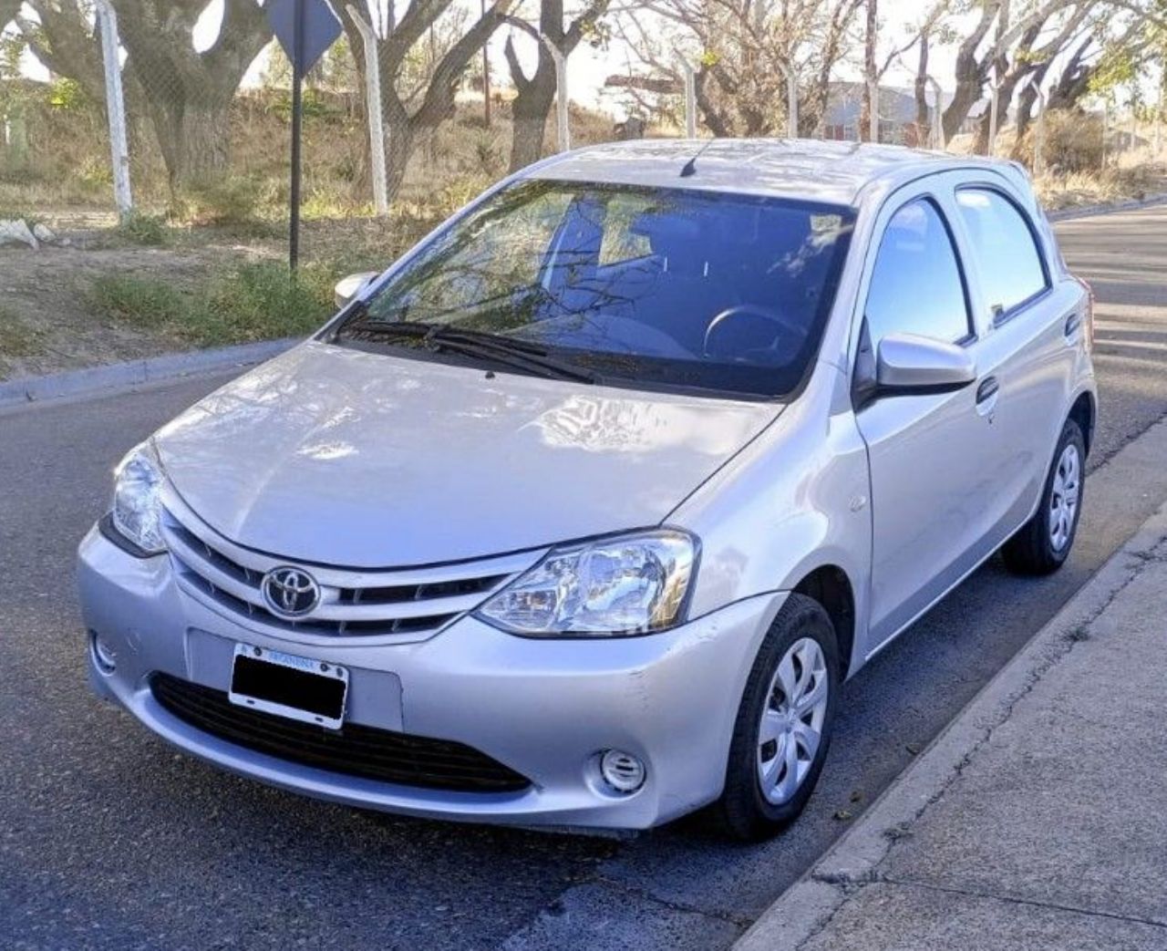 Toyota Etios Usado en Neuquén, deRuedas