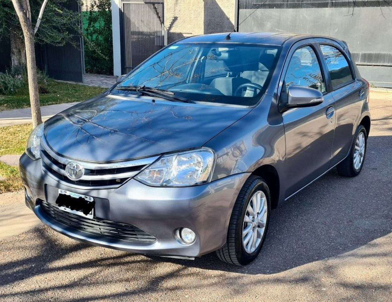 Toyota Etios Usado en Mendoza, deRuedas