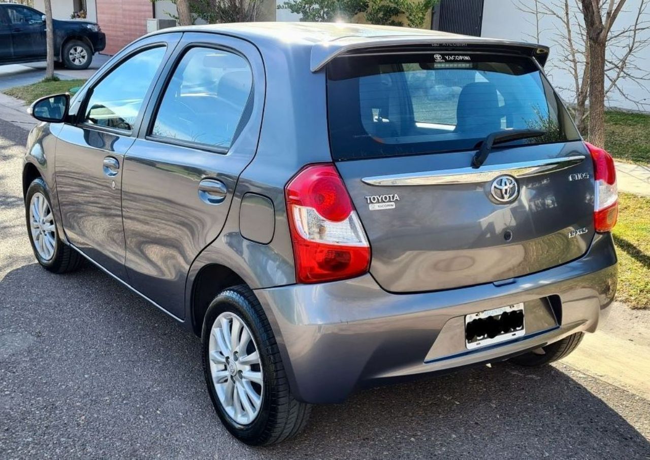 Toyota Etios Usado en Mendoza, deRuedas