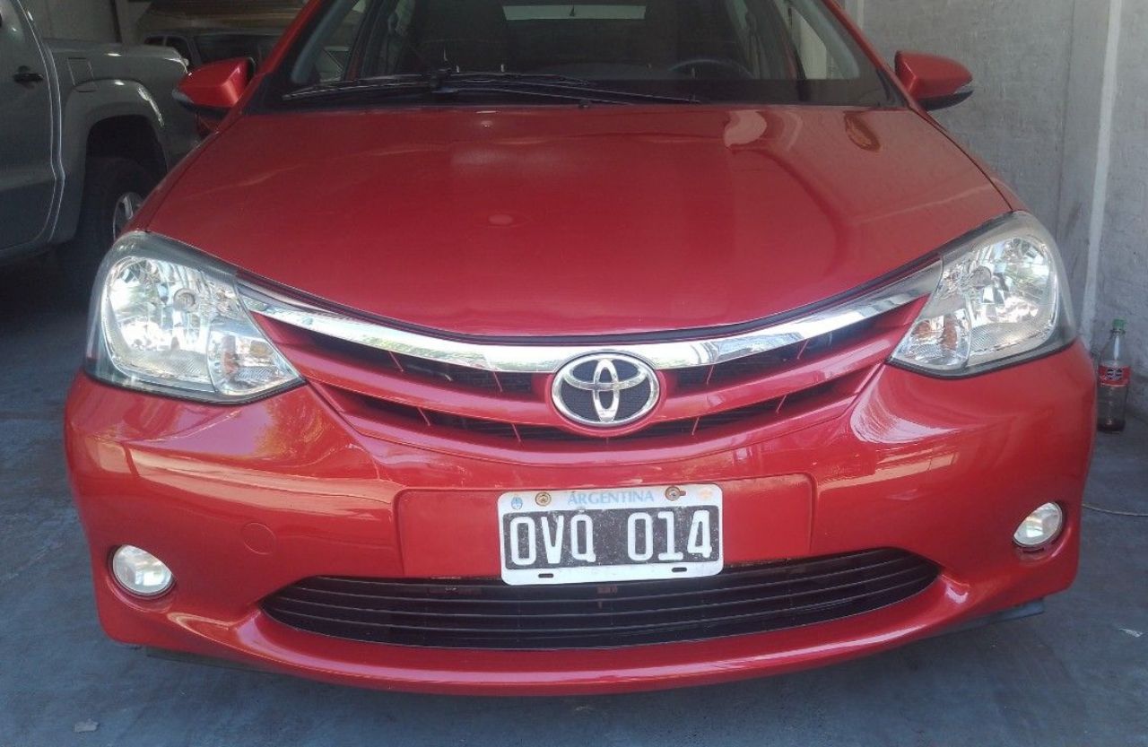 Toyota Etios Usado en Mendoza, deRuedas