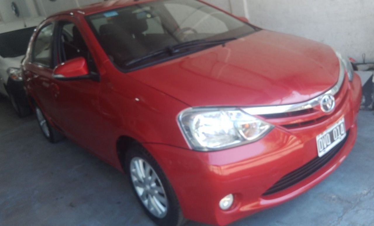 Toyota Etios Usado en Mendoza, deRuedas