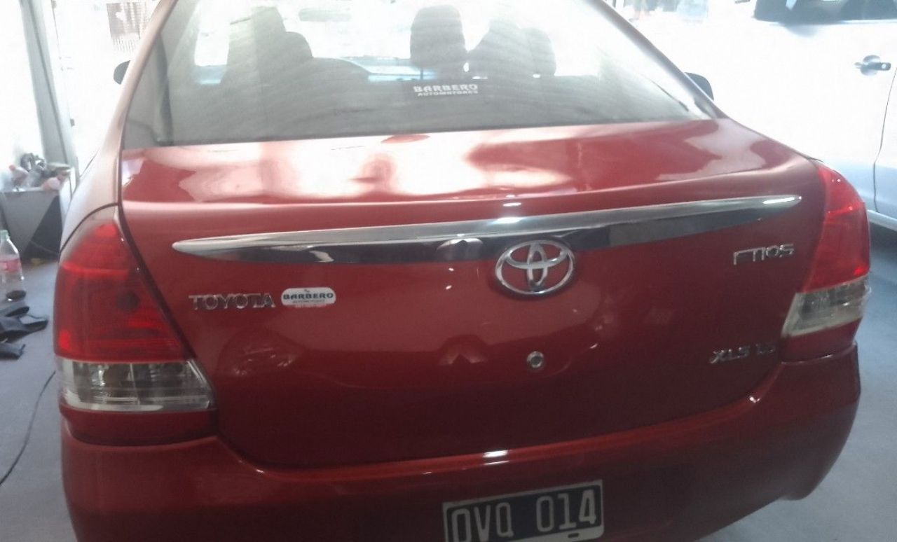 Toyota Etios Usado en Mendoza, deRuedas