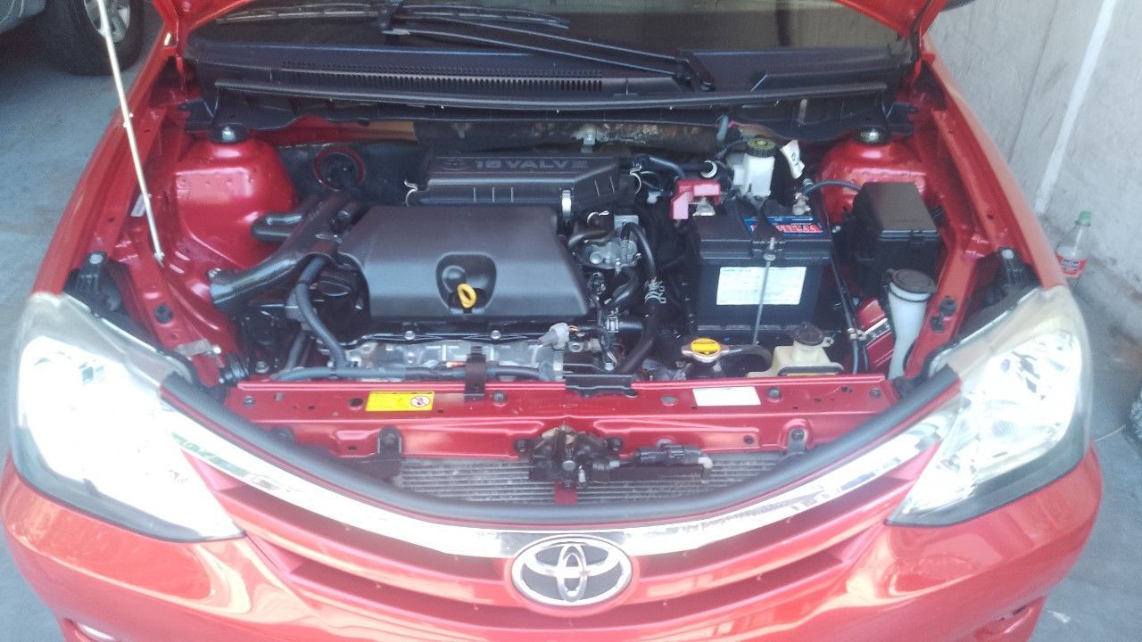 Toyota Etios Usado en Mendoza, deRuedas