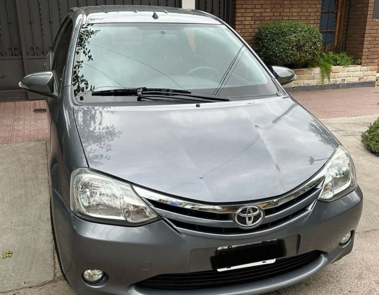 Toyota Etios Usado en Mendoza, deRuedas