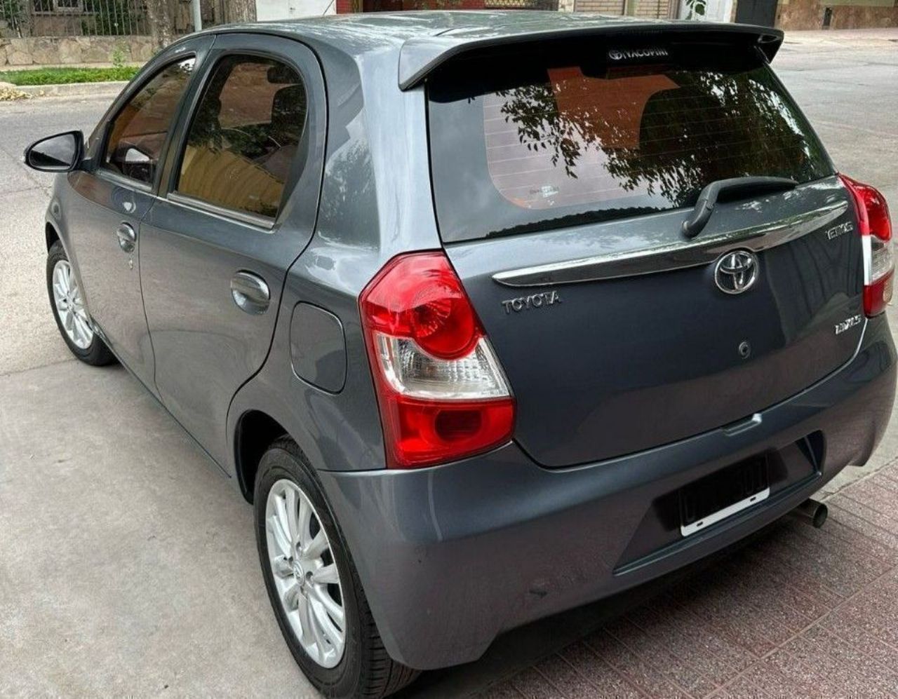 Toyota Etios Usado en Mendoza, deRuedas