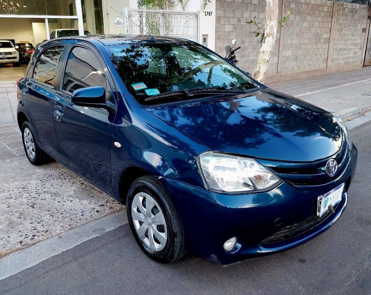 Toyota Etios Usado en Mendoza, deRuedas