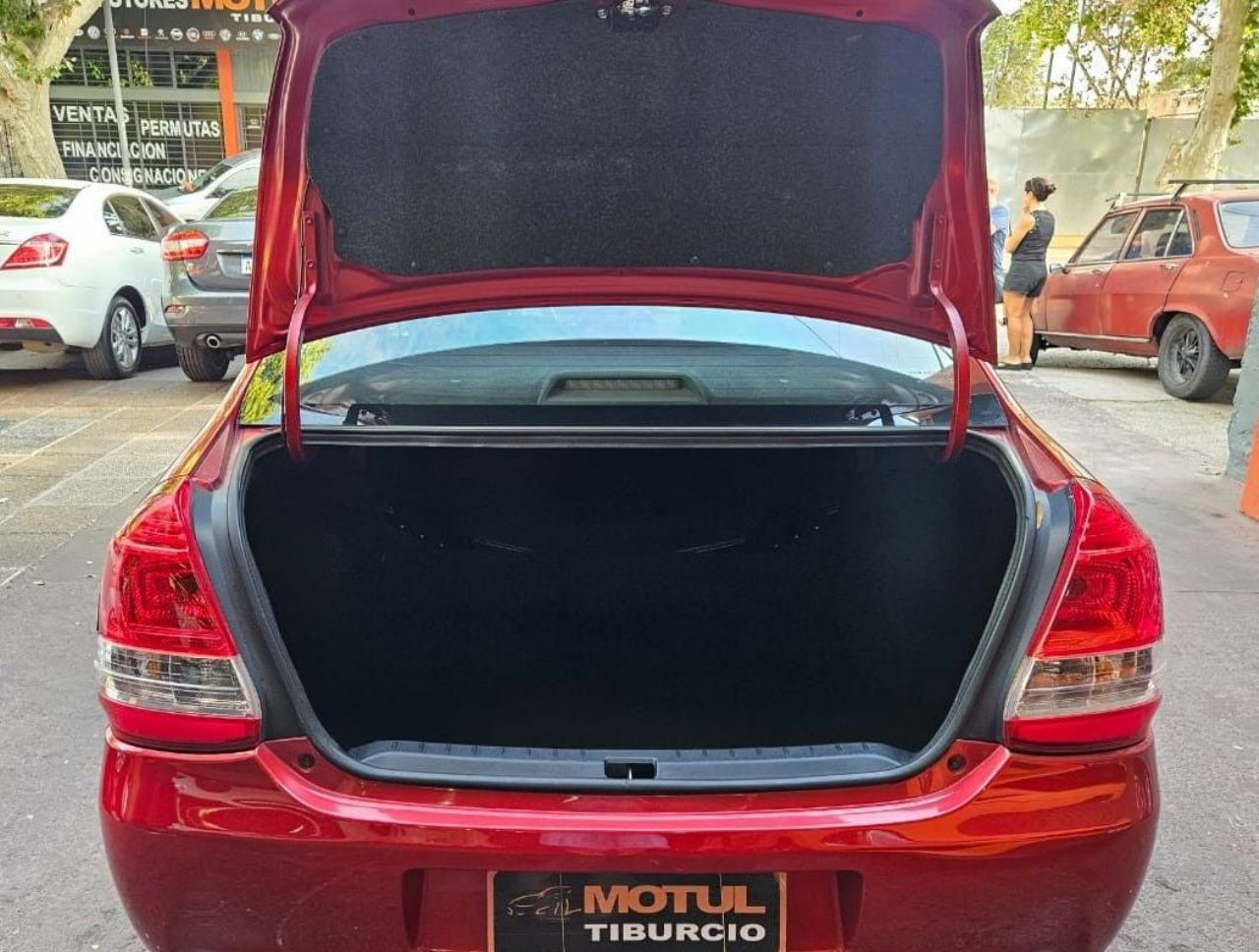Toyota Etios Usado en Mendoza, deRuedas