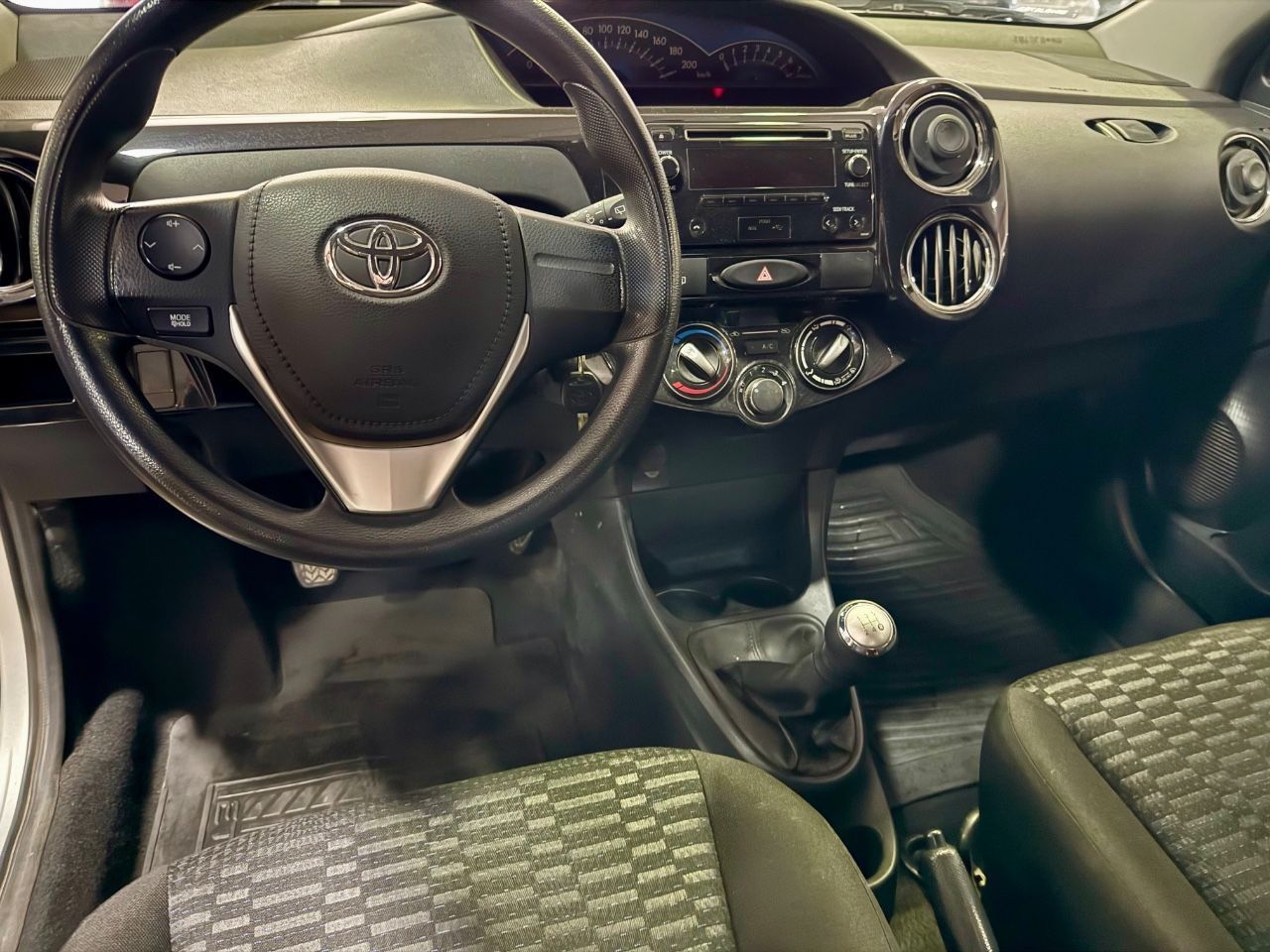 Toyota Etios Usado en Mendoza, deRuedas