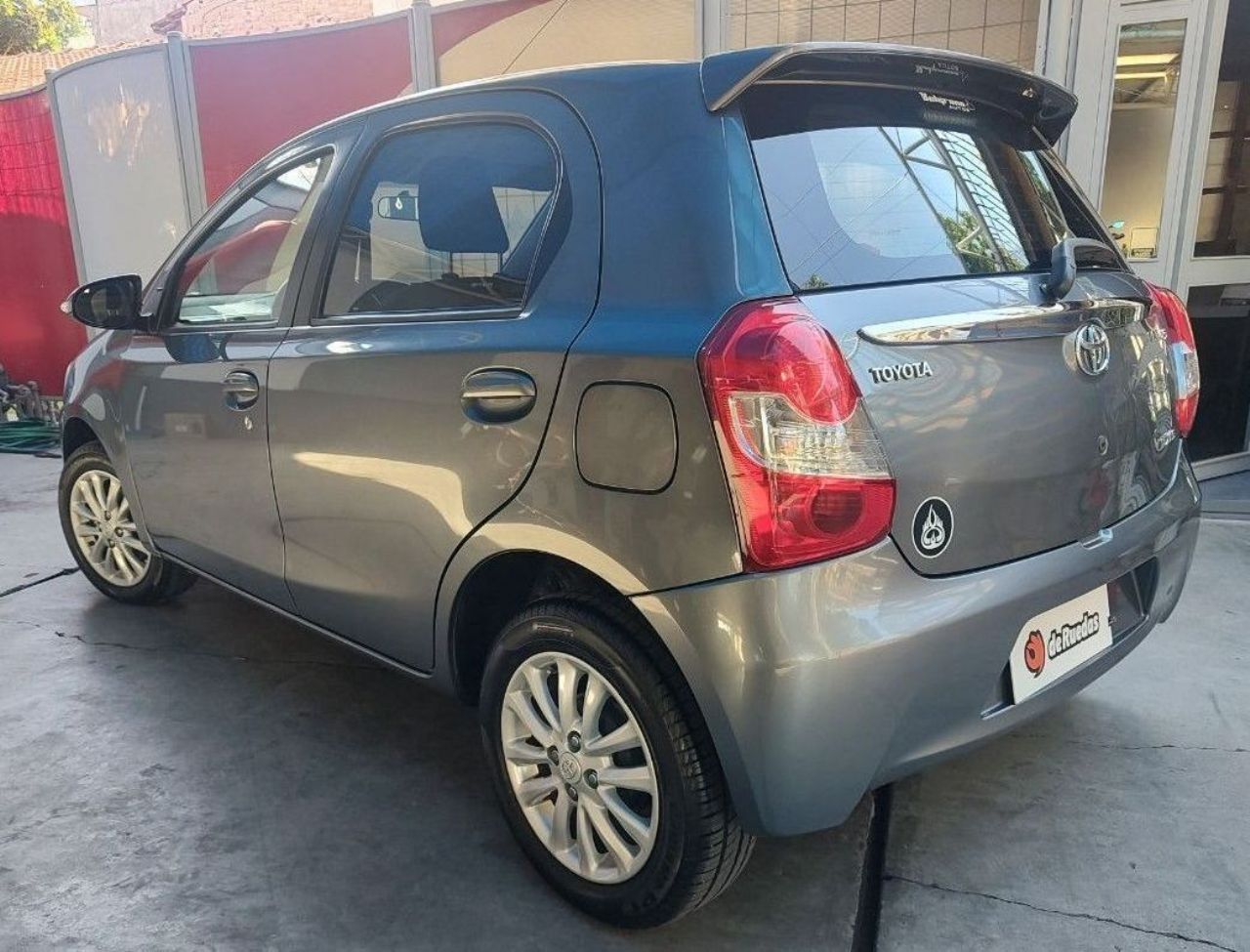 Toyota Etios Usado en Mendoza, deRuedas