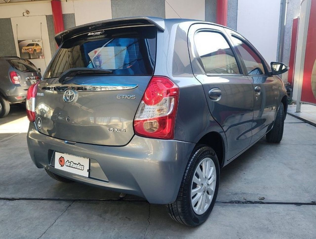 Toyota Etios Usado en Mendoza, deRuedas
