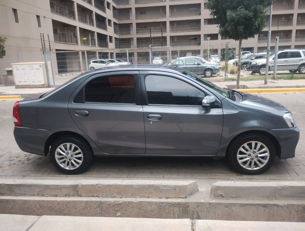 Toyota Etios Usado en Mendoza, deRuedas