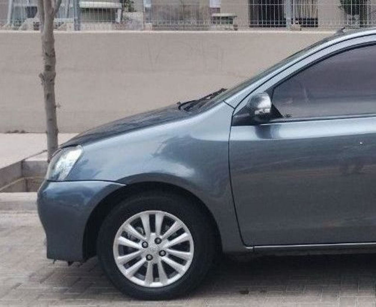 Toyota Etios Usado en Mendoza, deRuedas