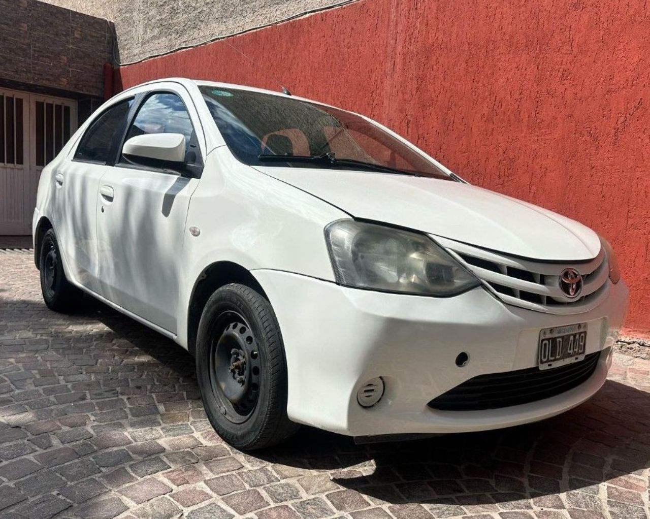 Toyota Etios Usado en Mendoza, deRuedas
