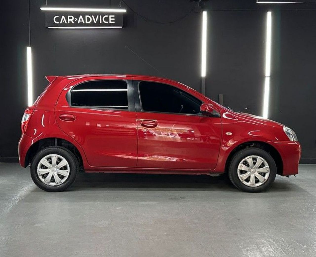 Toyota Etios Usado en Córdoba, deRuedas