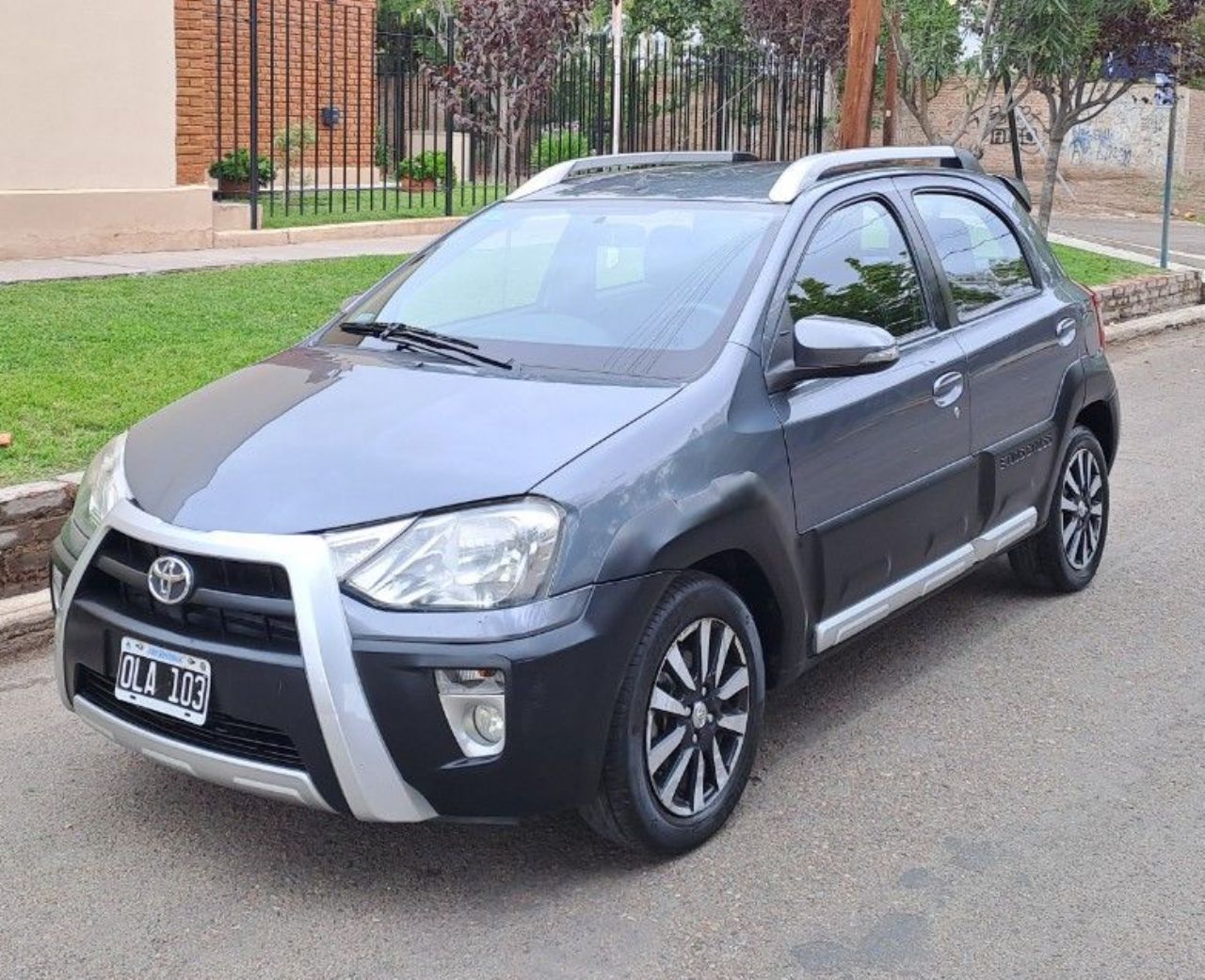 Toyota Etios Usado en Mendoza, deRuedas