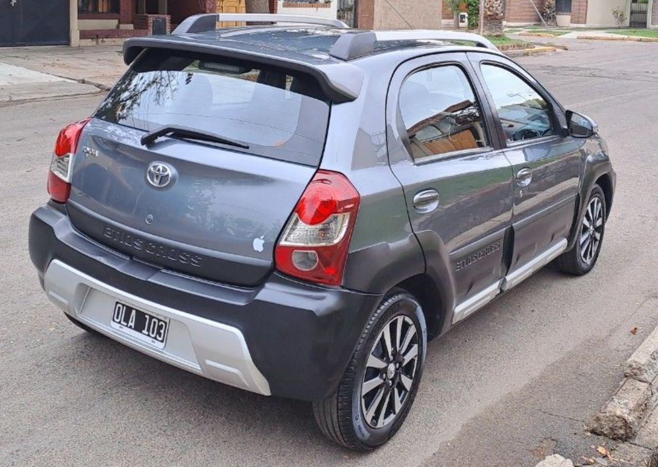 Toyota Etios Usado en Mendoza, deRuedas