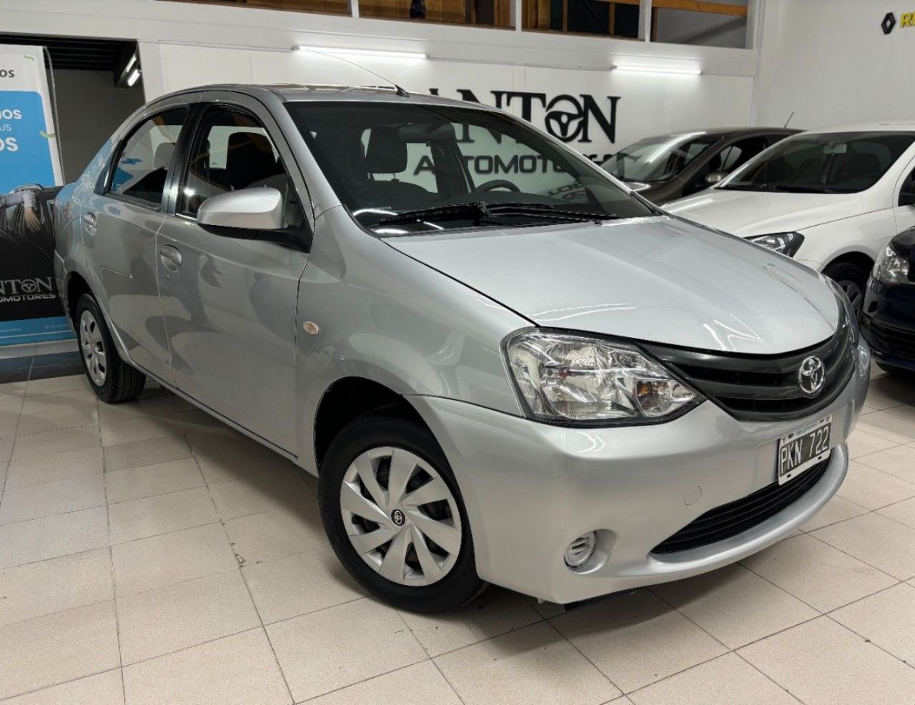Toyota Etios Usado en Mendoza, deRuedas