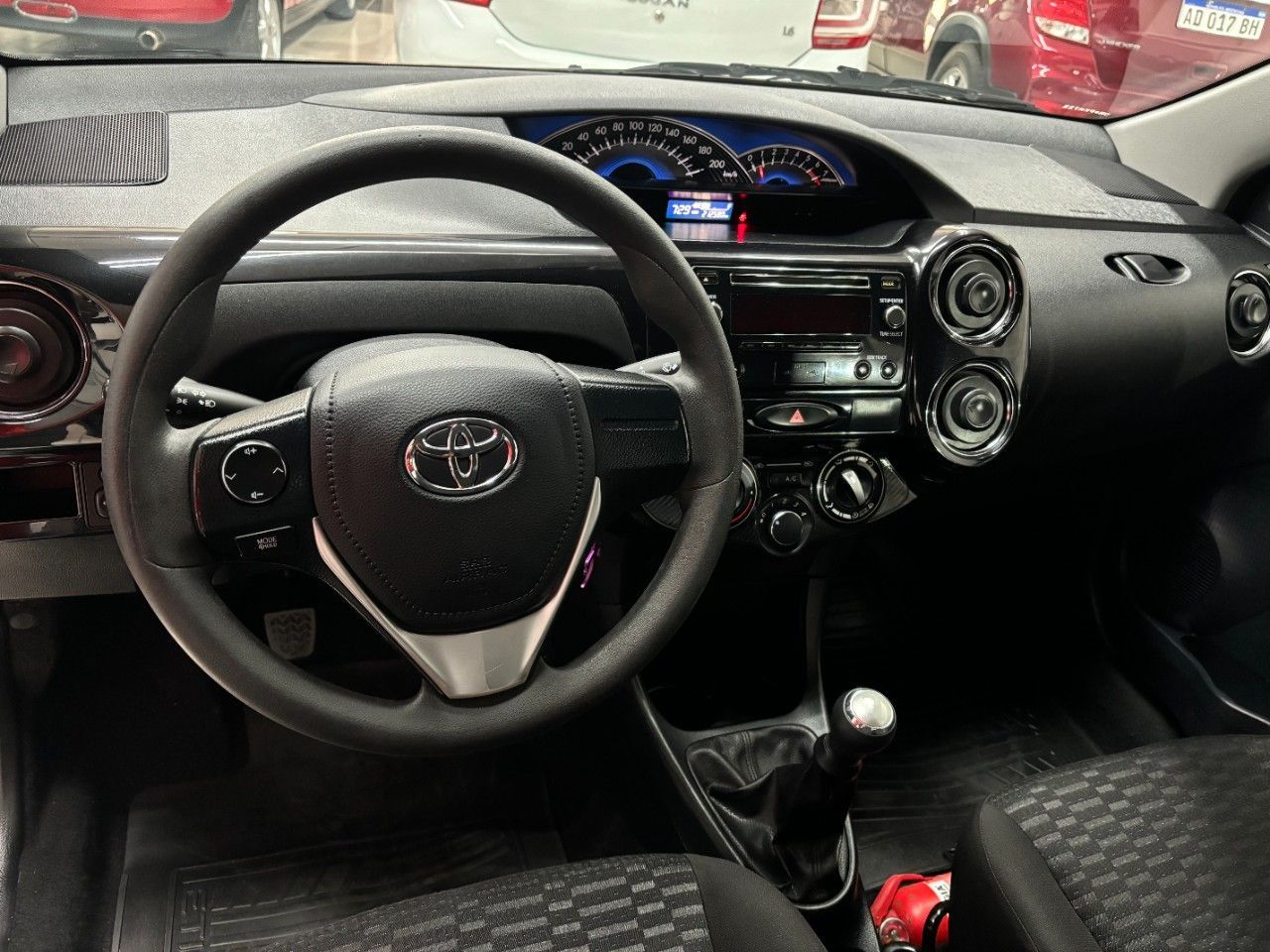Toyota Etios Usado en Mendoza, deRuedas