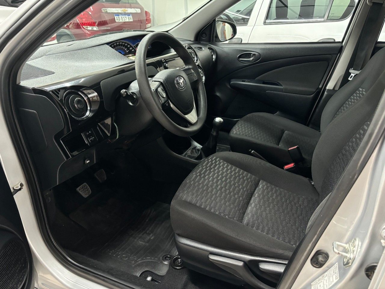 Toyota Etios Usado en Mendoza, deRuedas