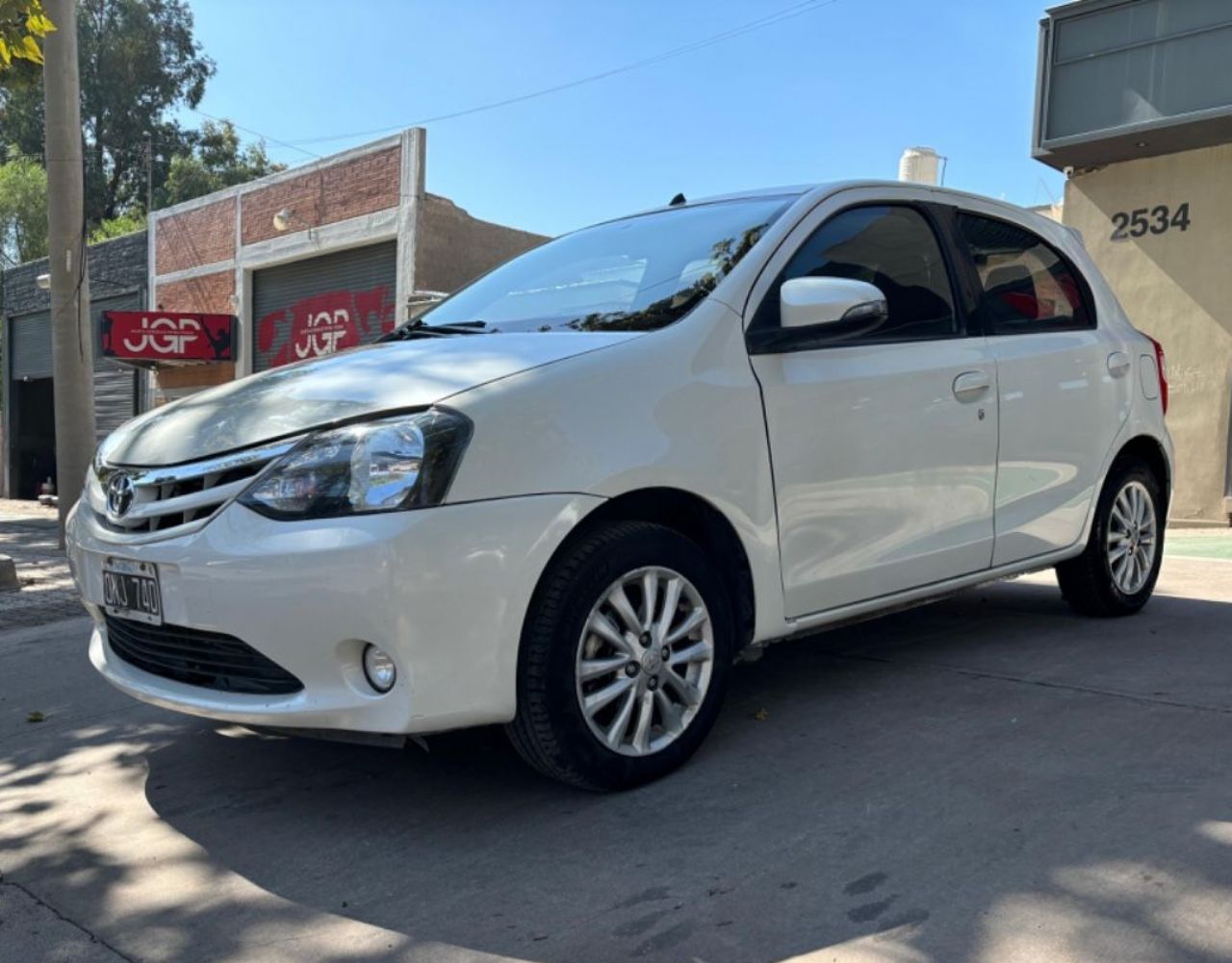 Toyota Etios Usado en Mendoza, deRuedas