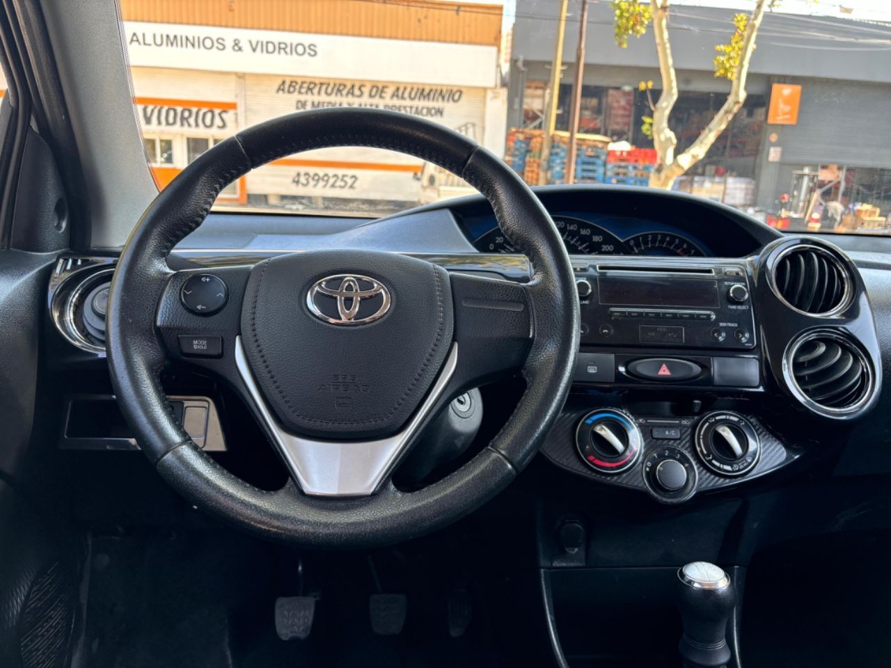 Toyota Etios Usado en Mendoza, deRuedas