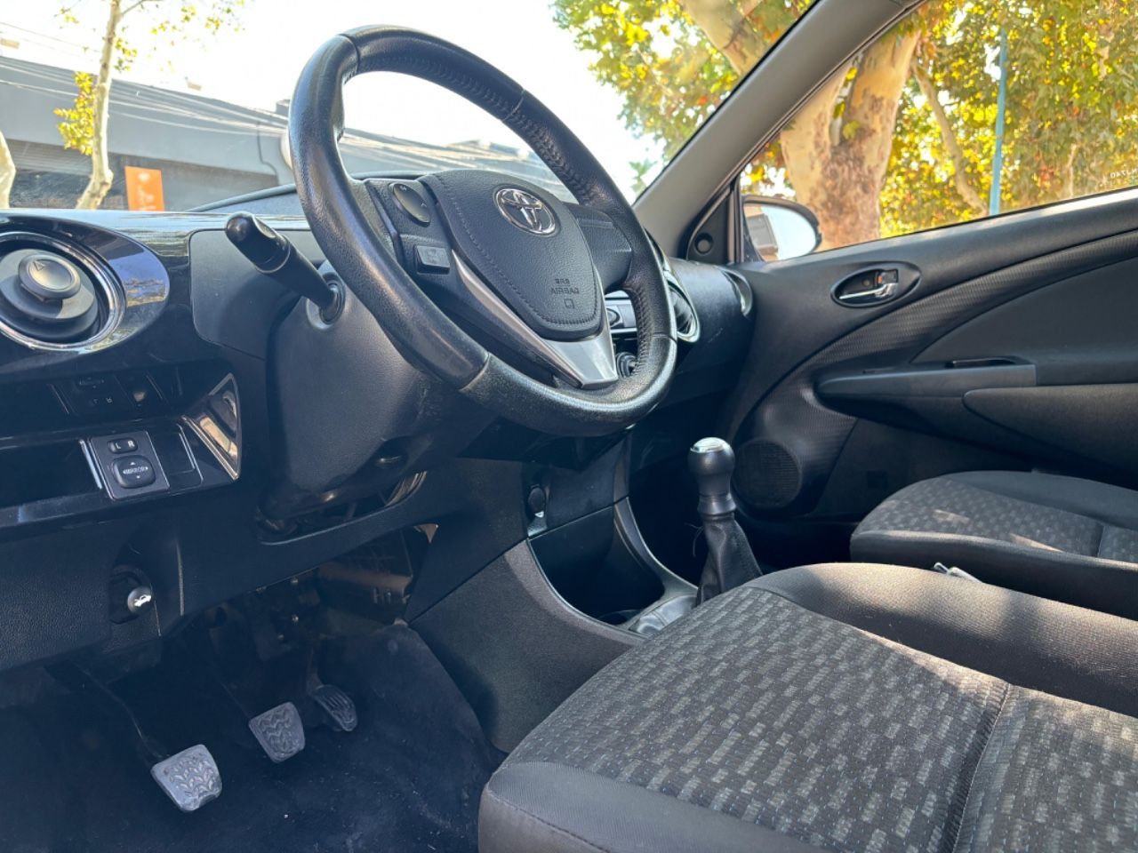 Toyota Etios Usado en Mendoza, deRuedas