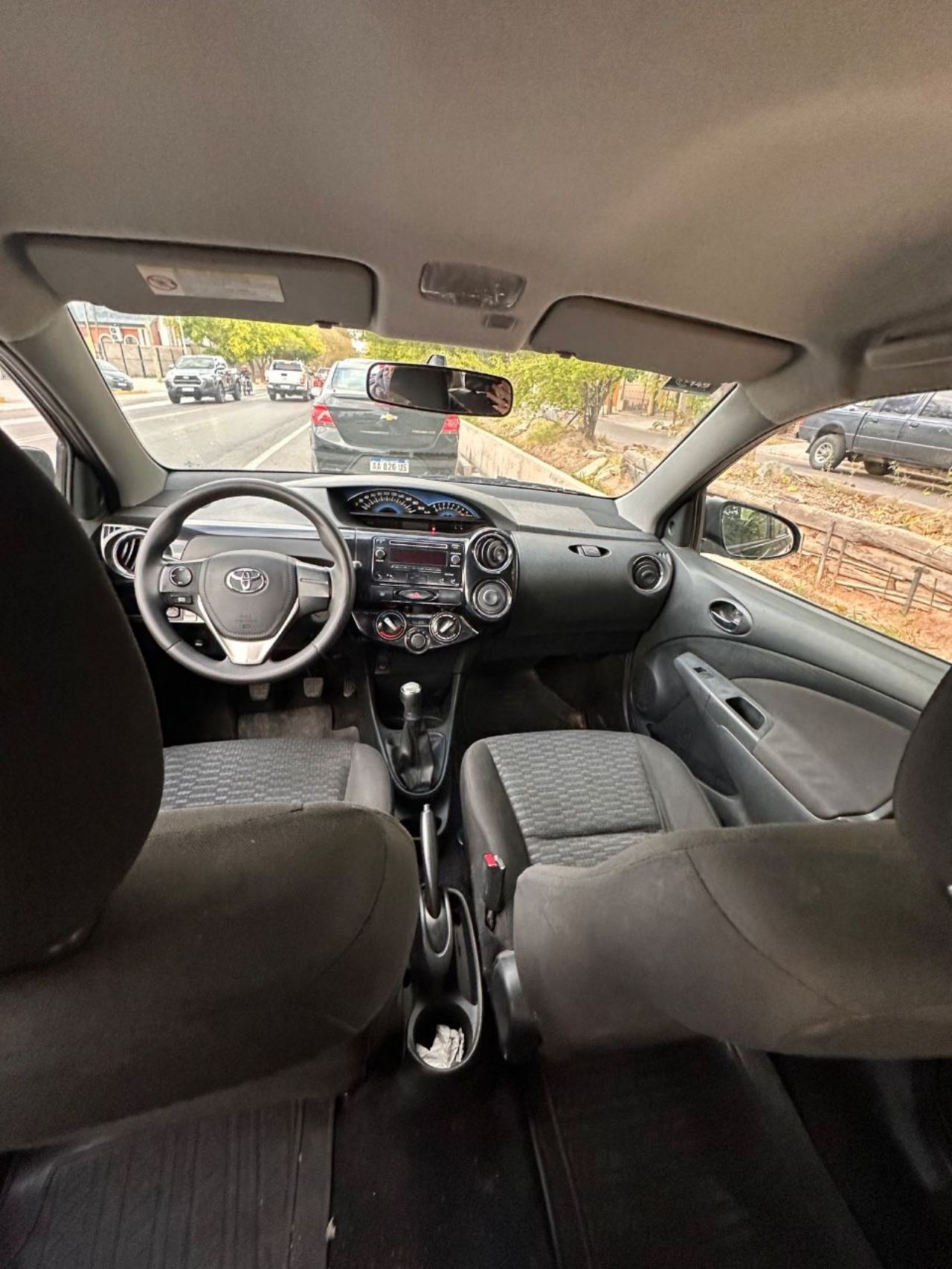 Toyota Etios Usado Financiado en Mendoza, deRuedas