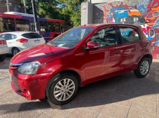 Toyota Etios Usado en Mendoza Financiado