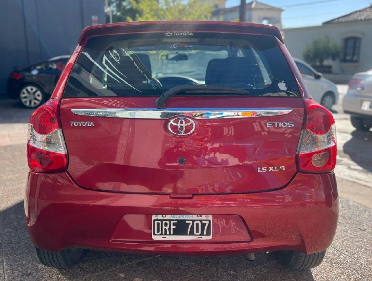 Toyota Etios Usado Financiado en Mendoza, deRuedas