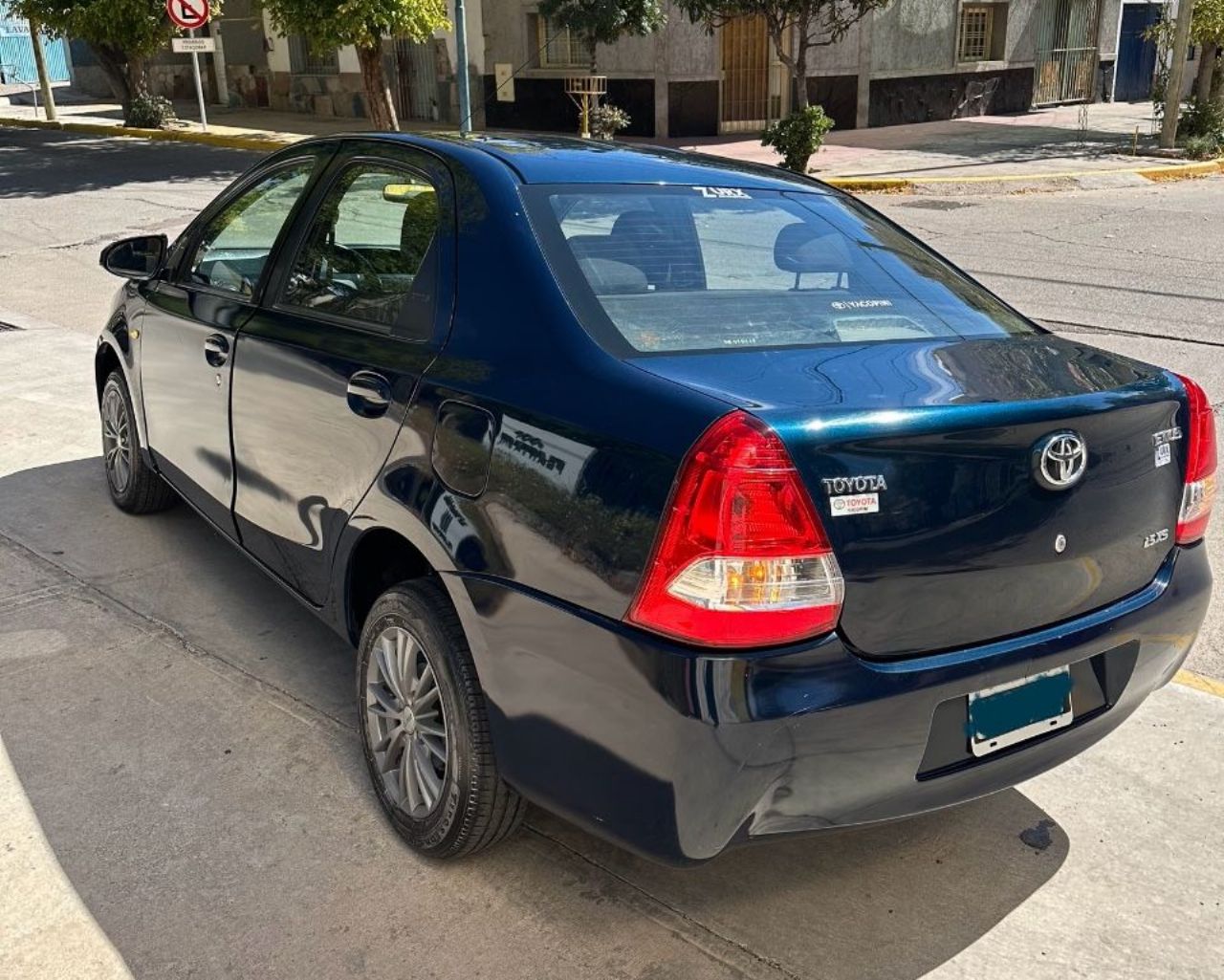 Toyota Etios Usado Financiado en Mendoza, deRuedas