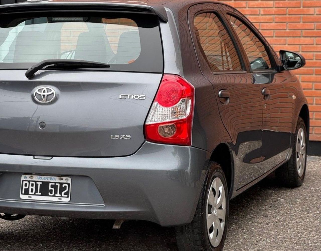 Toyota Etios Usado en Córdoba, deRuedas