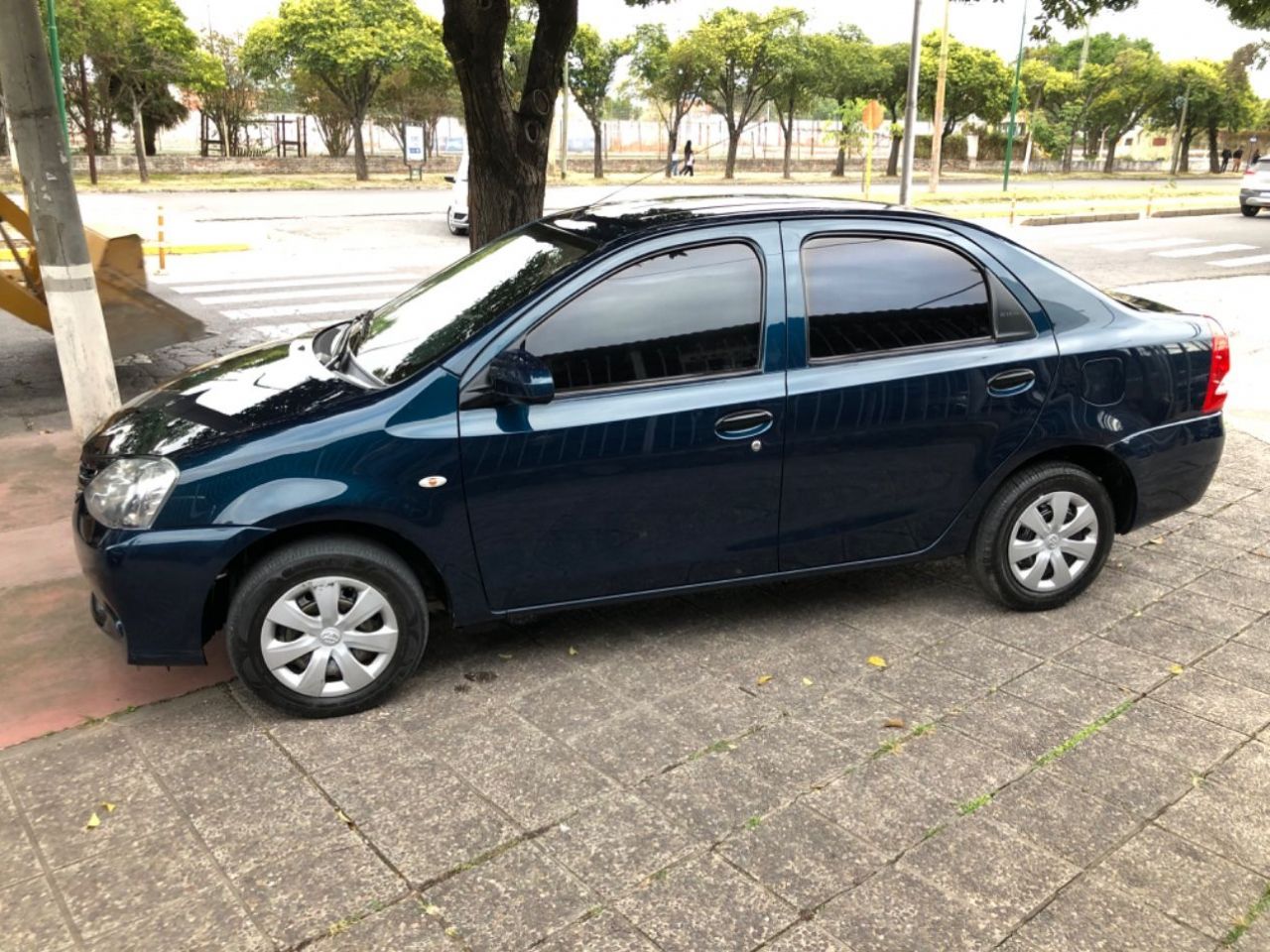 Toyota Etios Usado en Salta, deRuedas