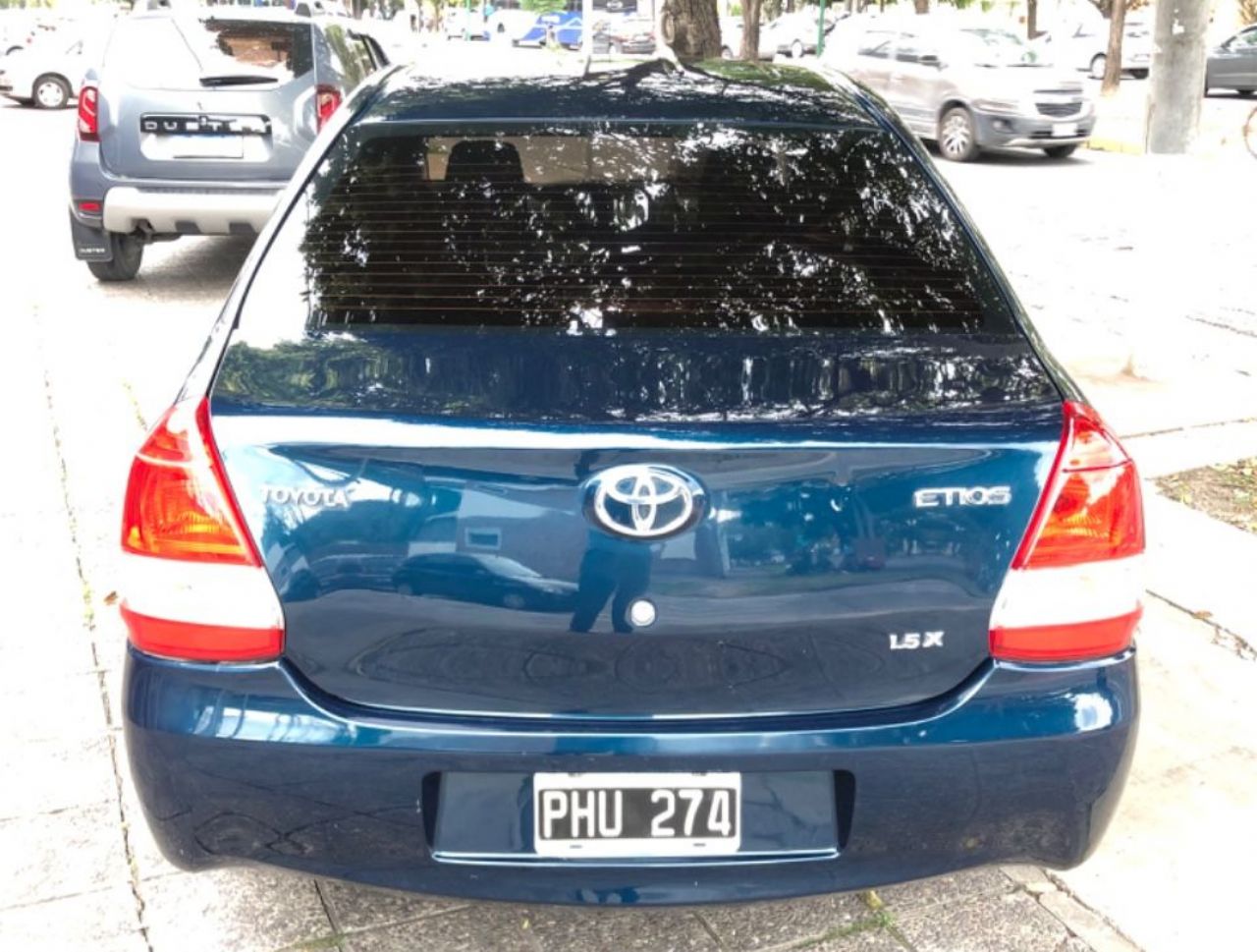 Toyota Etios Usado en Salta, deRuedas