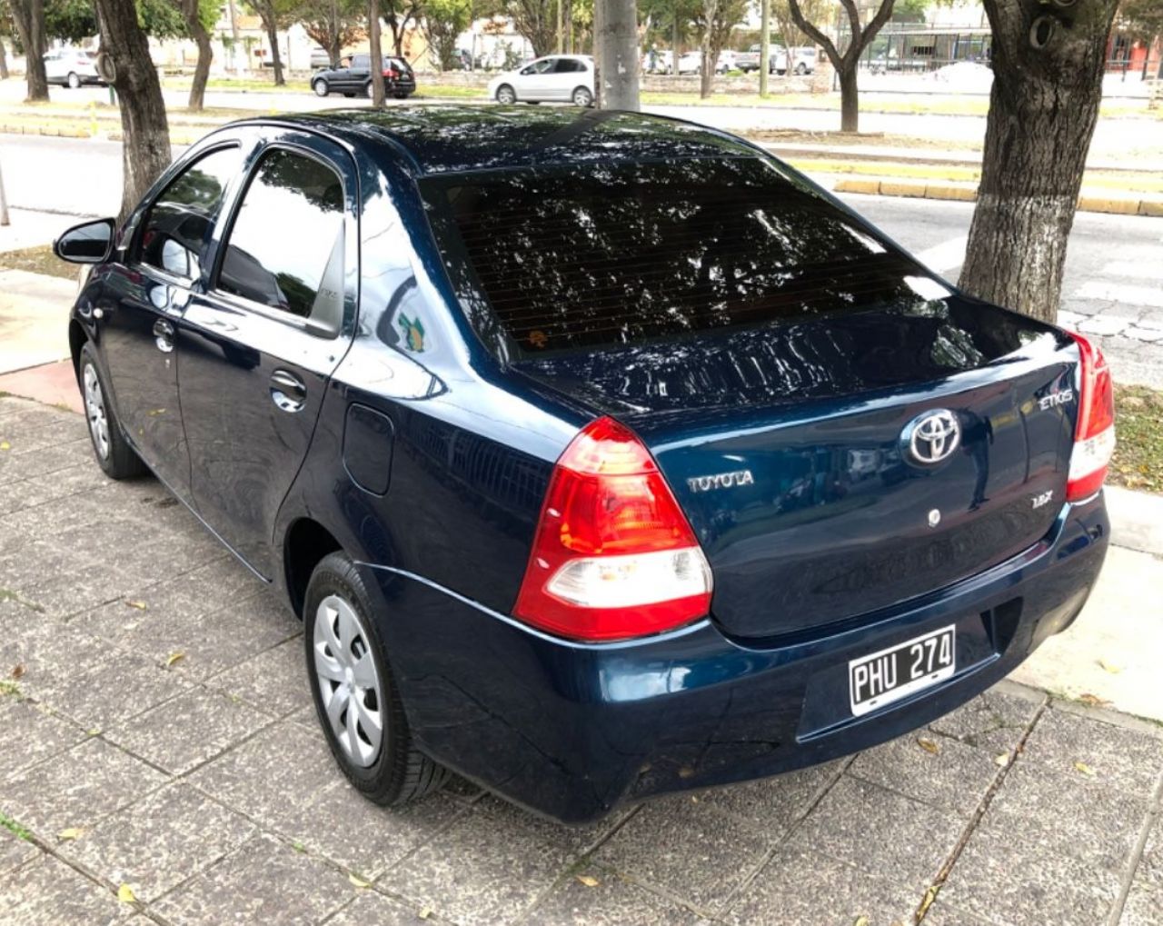 Toyota Etios Usado en Salta, deRuedas