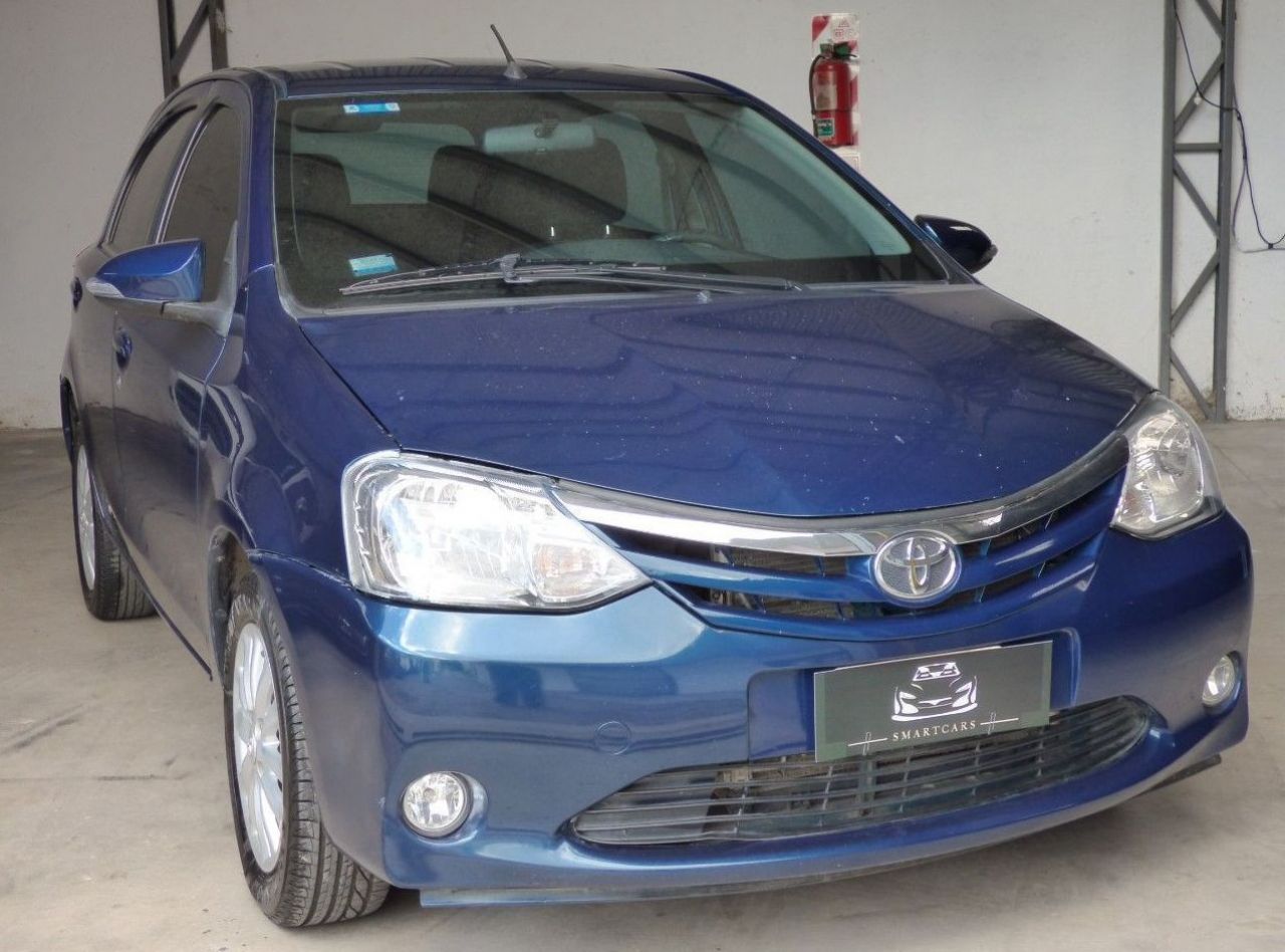 Toyota Etios Usado en Córdoba, deRuedas
