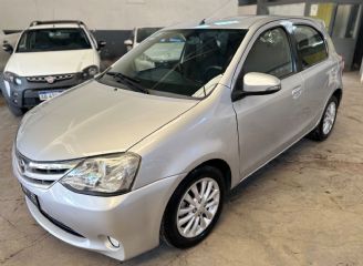 Toyota Etios Usado en Mendoza Financiado