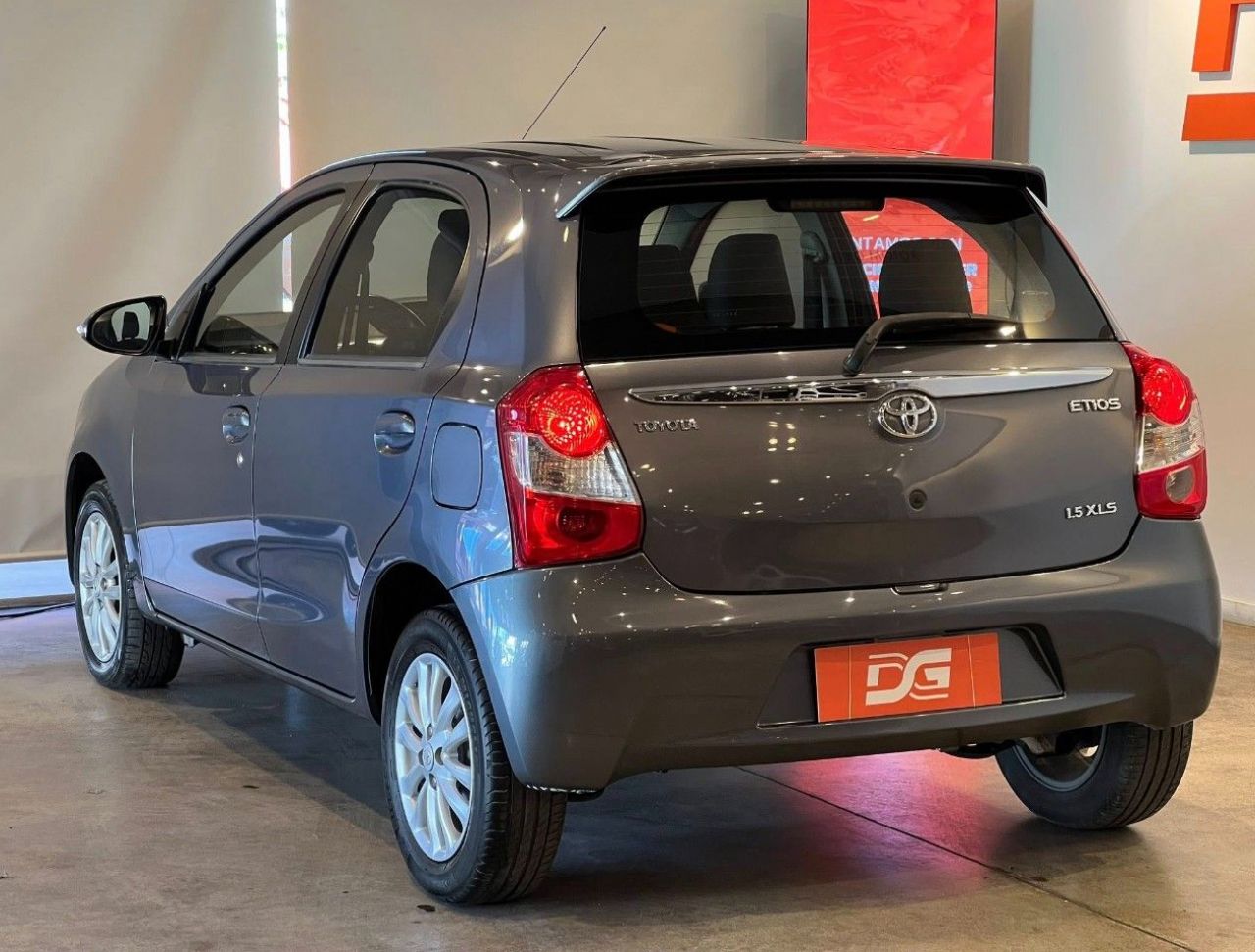 Toyota Etios Usado Financiado en Córdoba, deRuedas