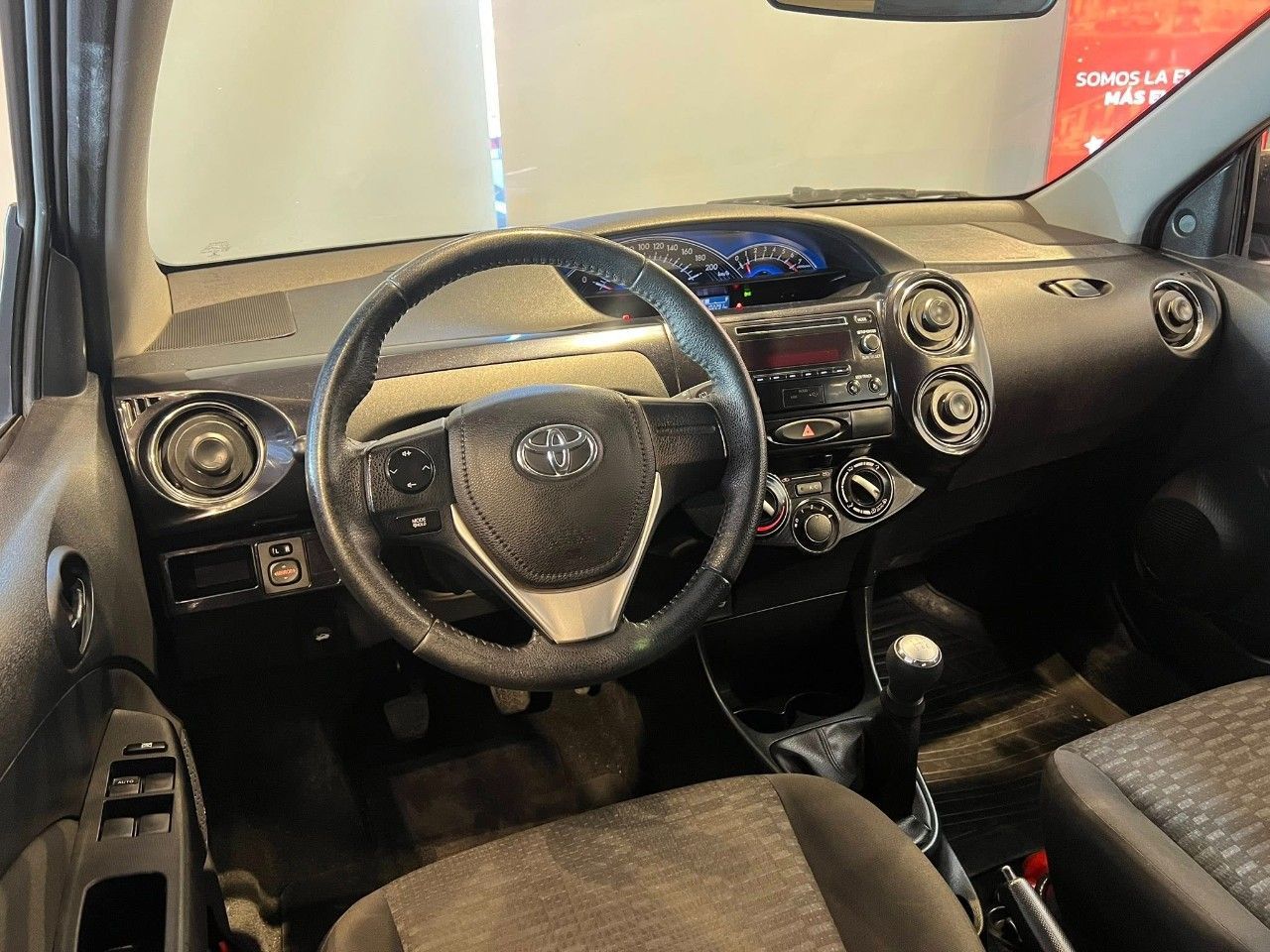 Toyota Etios Usado Financiado en Córdoba, deRuedas
