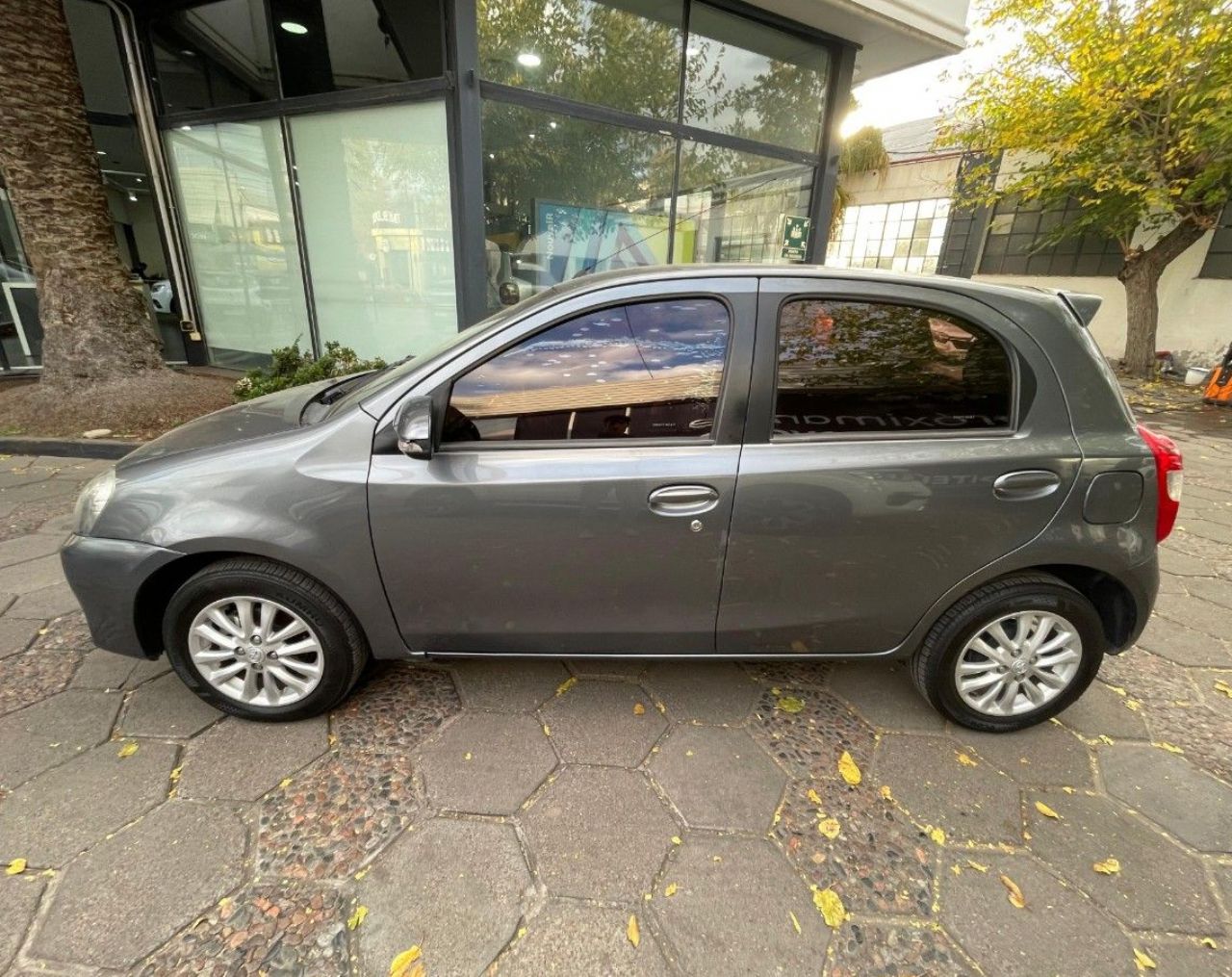 Toyota Etios Usado en Mendoza, deRuedas