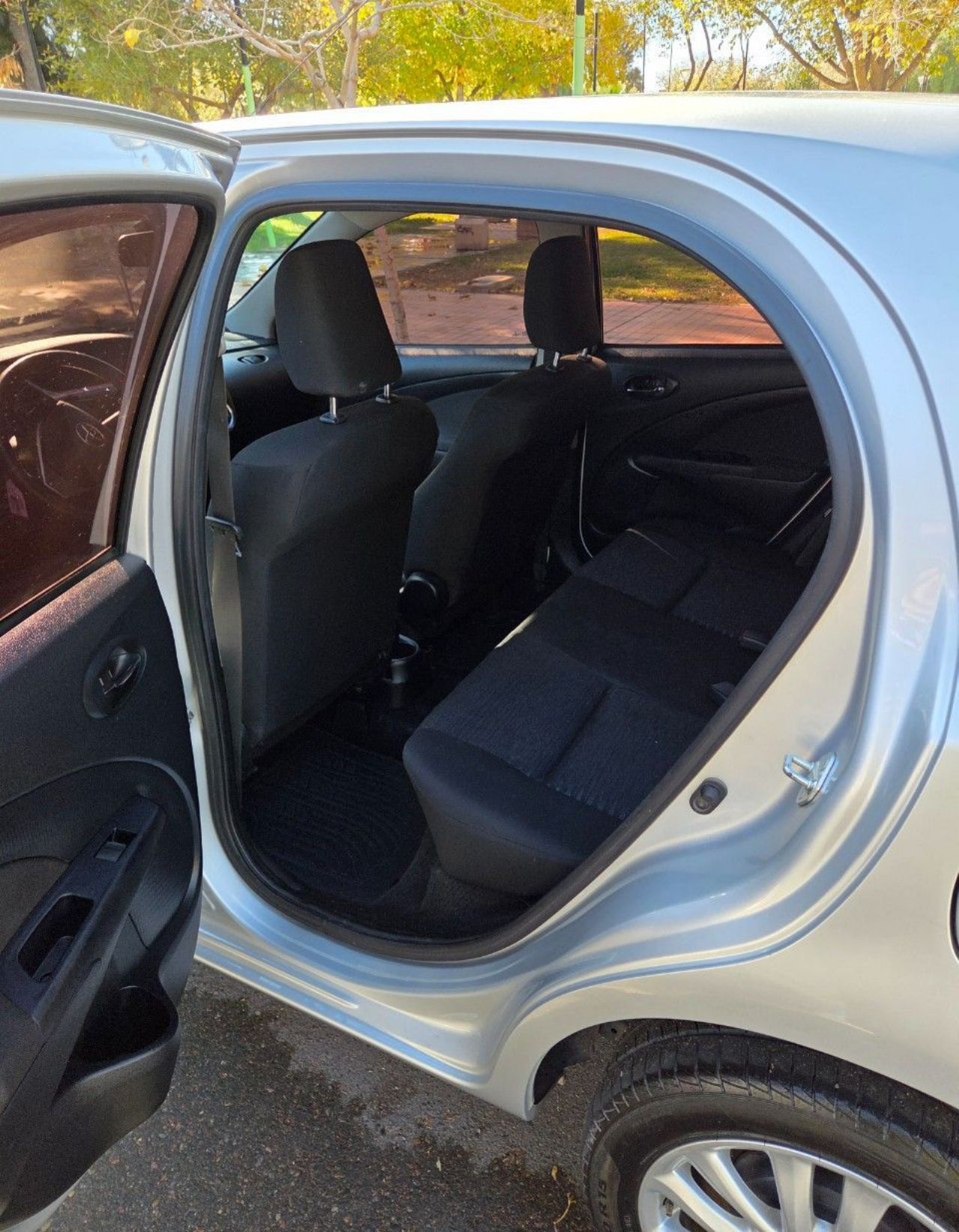 Toyota Etios Usado en Mendoza, deRuedas